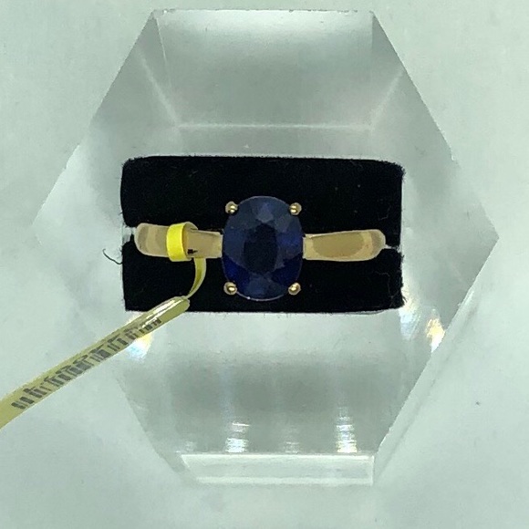 Genuine Sapphire Solitaire Ring - Picture 2 of 4